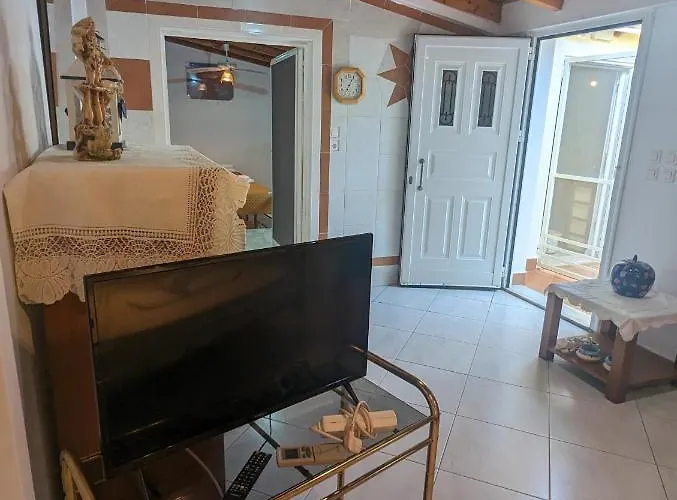 λευτέρης * איסטמיה